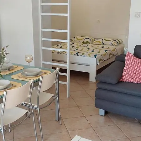 Apartma Vida *